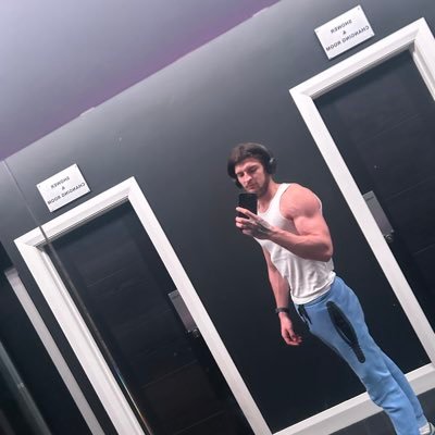 bill_kuhler's profile picture. new account. Millwall🦁 south London. 25.