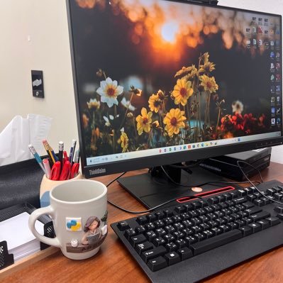 معلمة تخصص حاسب ونظم معلومات خريجة جامعة الملك فيصل شغوفة بالتعلم والتعليم ومهتمة في مجال التقنية والذكاء الاصطناعي👩🏻💻🫶🏻