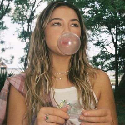 Fan account
| fanfiqueira • bookstan • cadelinha dos meus favs • aleatória • faço disso aqui meu diário e central de reclamações