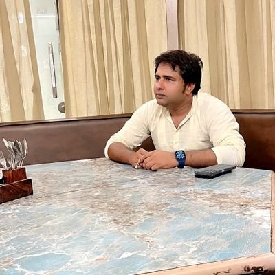 सिर्फ़ हंगामा खड़ा करना मेरा मक़्सद नहीं है
मेरी कोशिश है कि ये सूरत बदलनी चाहिए
public Figure // social Activist // voice of youth //