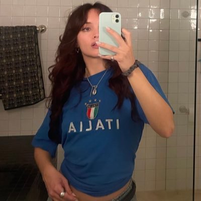24 years old - @inter 🖤💙 - Sinnerista🦊🎀 - 🆑Formula1 🏁 - Polin 💙💛🐝