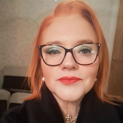 Elisabeth Basford / Write On Ejaleigh Blog! Profile