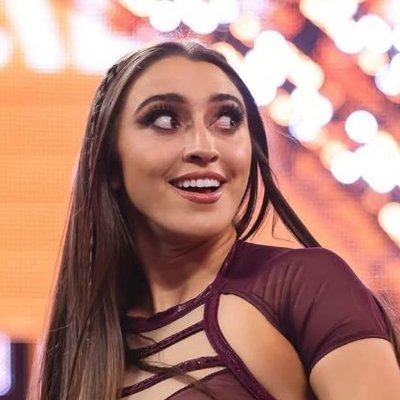 reading my bio that I typed. How cool is that?! I'm a wrestler returning to the main stream with the help of my manager @Loree_Merope.