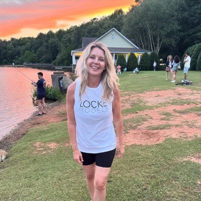 “Business strategist 📈 with a love for exploring global cultures 🌏 and lighting up each day with creativity.” Porn 🚫 Spam