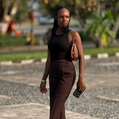 OmaCeCe23's profile picture. Optimistic, Football fan (team GUNNERS ❤️🌹 ),shy at times,
clarify MEMER 😂