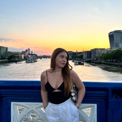 Spinnin' in my highest heels, love ㅤ Shinin' just for you 🪩