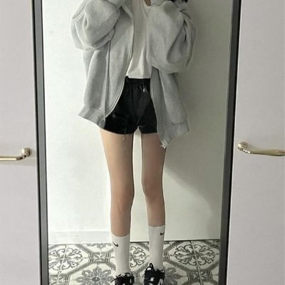 24歳 遊びたいお年頃。 夜のお相手求む。 フォロー下さい。フォローの無い方はすこし怖いかな…。 募集はコッチ▶ https://t.co/tqPI8DIYk1