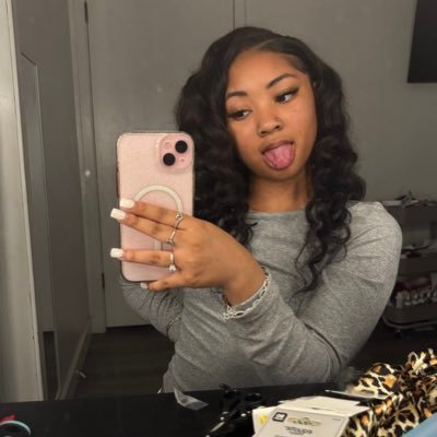 limfnbriBITCH's profile picture. 