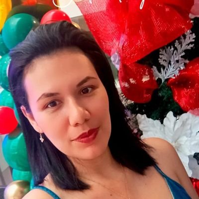 Administradora de Empresas.
Amante a la Lectura,
Música y la Poesía.