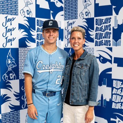 Mom of three, love of ⚾️ & 🏐 and cider beer connoisseur.