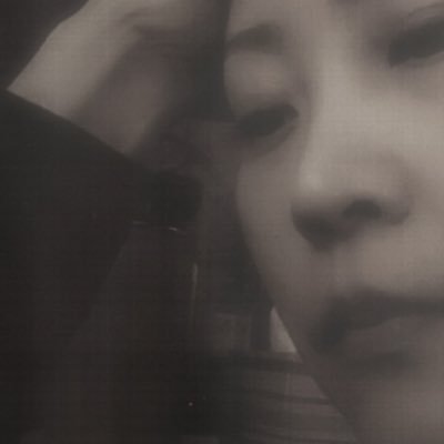 white12Dee's profile picture. 