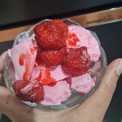 skuukzkyuzi's profile picture. 