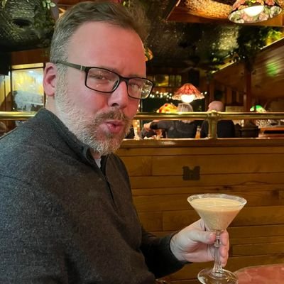 He/Him, Brent Mydland slander will get you muted. Has dog named Jerry and cat named Buster who riles up the local squirrels. 1.0 Goose fan