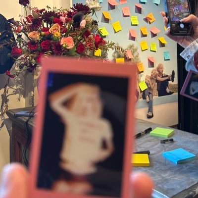 embrace021121's profile picture. STAN ROSÉ 🥰  -R- rosie