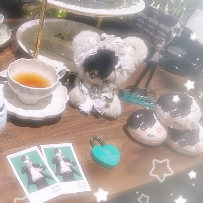 お取引垢 20⤴︎︎︎25⤵︎ ︎初回プロカ必読 リプでの取引辞退等のリプにお相手様から🫶付き次第削除させていただきます 外出中の際はID付きお写真が撮れないためお取引成立後DMにて提示させていただきたいと思います