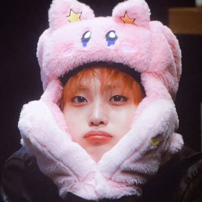 luvity(ubidan)+(peuldoongie)plli(bamplli)+otaku+delulu
~~hyeongjun chemi enthusiast~~hambam my top nation~~