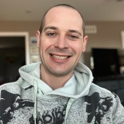 EmoroidaCu's profile picture. From Toronto’s streets to the blockchain – the future of music is digital. 🎧