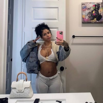 serenitynaziaa_'s profile picture. @