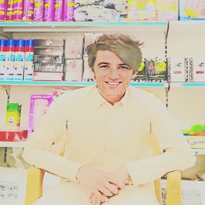 اسلام، هېواد، کرکټ، او ته زما مينې دي
په اصلي څهره مې مستعاره دوړه ناسته ده که دې ولوستم واجب المحبت يم جي!