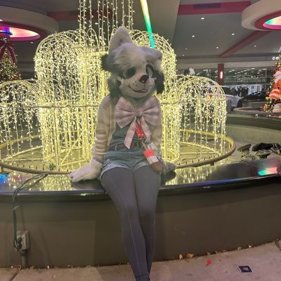 Rai - She/Her - Fursuit Maker and Digital Artist.