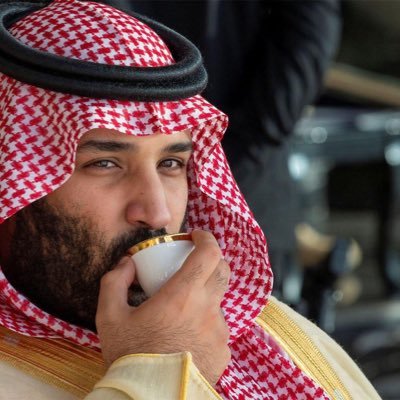 شخصن يبادلك الوفاء حب راسه وحطه ع يمناك وارفع مقامه وشخصن يقلل قيمتك لا تحشمه لوزان في وجهك لقاهه وكلامهه