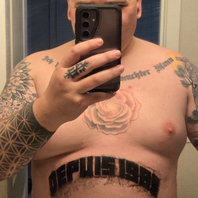 CaptainLevi6669's profile picture. Literally just a yatted chill freaking guy
