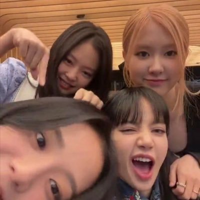 BLACKPINK IN YOU AREA🖤💗 she/her 18yo 🇫🇷🇦🇺 OT4🖤💗