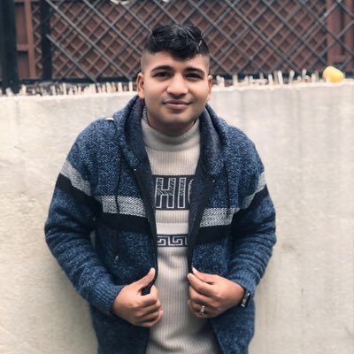 आफुलाई अरुमाझ खुसि
देखाउन चाहन्थे र सुख खुसि
काे बारेमा केही लेख्न खाेजे तर
सकिन यथार्त बास्तबिकता
छाेडि टाढा जान कहाँ सकिदाे
रहेछ र। @parbatpoudyal