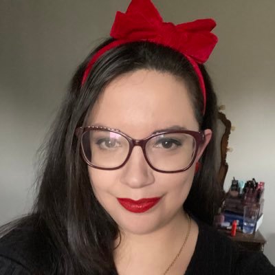 Dalena she/her. 31 🇵🇷 literally living my best life - erotica enthusiast / if you know Atreau Vediya lez b friends (letslimbo on AO3)