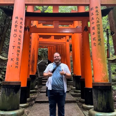 JCisWatchingTW's profile picture. A Software Developer who loves games, 2000's nostalgia, and everything in-between | Streaming on Twitch and posting on YouTube!