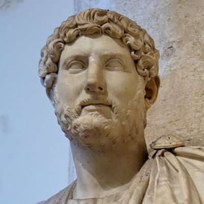 LA CONSTITUCIÓN DE 1978 DESTRUYE LA NACIÓN
¡VIVA EL EMPERADOR ADRIANO!
¡VIVAN LOS REYES CATÓLICOS!