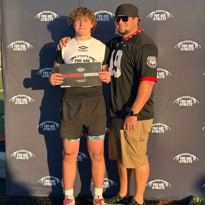 Brody's Dad
👀⬇️👀➡️
@BNAILZ50
NCAA 2412472563
17yrs old @ Delta JC
Freshman
6'2 225 DE, DT, STer
💪350 Bench, 450 Squat💪