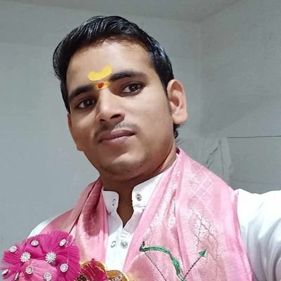 Radhedubey51825's profile picture. 