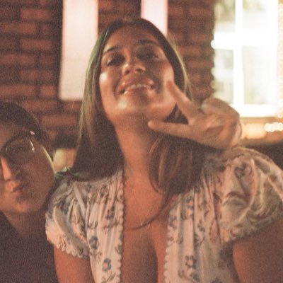 vitamindeezer's profile picture. literally just a girl