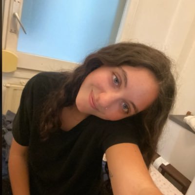 ainaassss's profile picture. 