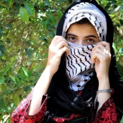 AlymnBnt11's profile picture. الحمدلله والشكر لله والفضل لله والمن لله الذي اكرمني بأن اعيش في ضل قيادة السيد عبدالملك بدرالدين الحوثي الذي وقف بكل شموخ لمساندة ونصرة إخواننا في غزة وفلسطين