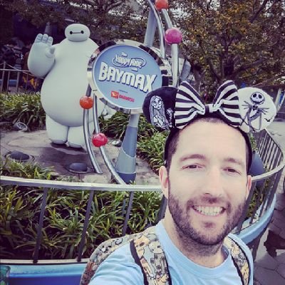 Live in the city of Norwich in the UK, 42 now boo hoo oh well better with age I say, massive Rupaul drag race fan and love to travel 😍🗼