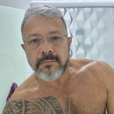 Quem não sabe enxergar o que tem, vive como se não tivesse nada.