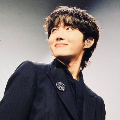 godwayama's profile picture. 🇲🇽 20's♡ love maze enthusiast ♡  ♡ A Virgo♡  ● pixel ● army ● angel ⚪ neverland I also like Ariana Sabrina chloexhalle poppy arca sophie carly phoebe & njz 🍉