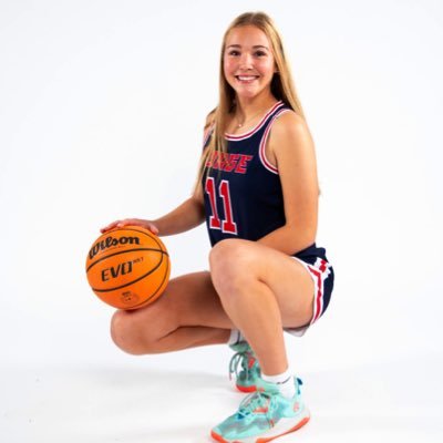 John 1:5 | 2027 | @goforgefury WBB 🏀 SF/SG/PF | 5’10 | 1st Team All-Conference 3A | Email: finleyhqueen@gmail.com