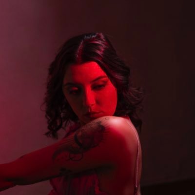 soy feliz tomando café y haciendo música también me hacen muy feliz los gatos || música en web3 disponible