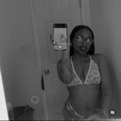 yassvibes's profile picture. im just a leo 😘♌️. ig: @yassvibes