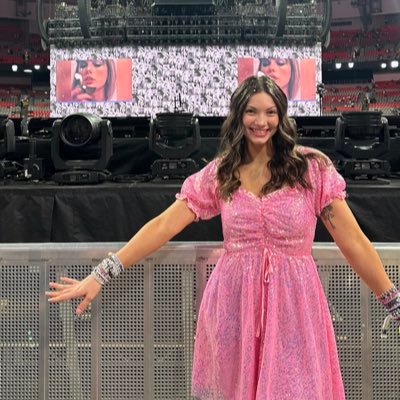 emmpalb's profile picture. self diagnosed with destination memory