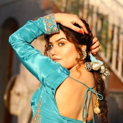 Singer,Performer 👻@kaurbmusic 🔥 https://t.co/kqmtRN5gjY