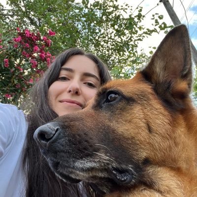 cetinnazli's profile picture. oui, c'est normal.