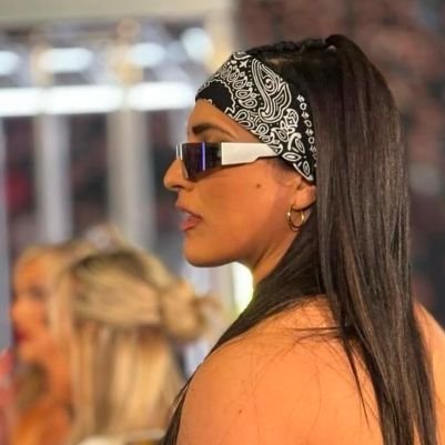 La mĆ”s Chingona, Poderosa y Peligrosa,La ex campeona femenina de NXT. A Raquel roleplay, I only speak English not Spanish sorry.