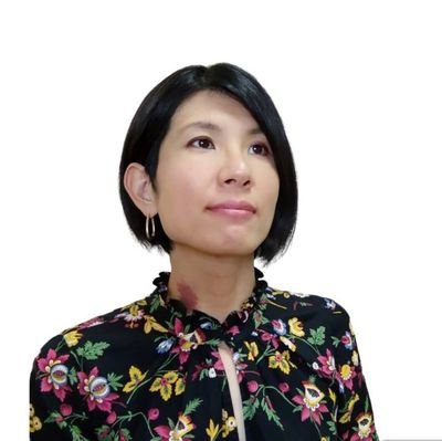 【最高の手段を通して理想を叶える女性を増やし中】
会社員→健康崩して失業→個人事業主→仕事をこなすだけの毎日に疲弊→マイクロビジネスオーナーの手段と環境に出会い→結婚、出産後も家族~地球を守りながら理想を叶えられている。女性の自立(起業や副業)をするのに、知らない事で未来に大影響する勉強会は大人気で参加者300名突破