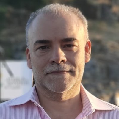 Querer es gozar, amar es sufrir; pero bendito sufrimiento