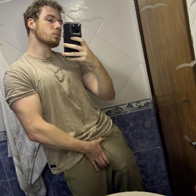 _tom_bakerr's profile picture. Let’s keep it interesting here 😉👇
⬇Main account