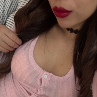 New Mexico babe with no gag reflex 👅
Ask nice and I’ll show you where the bruises go 💋
Free link is live...come bend me over 💌